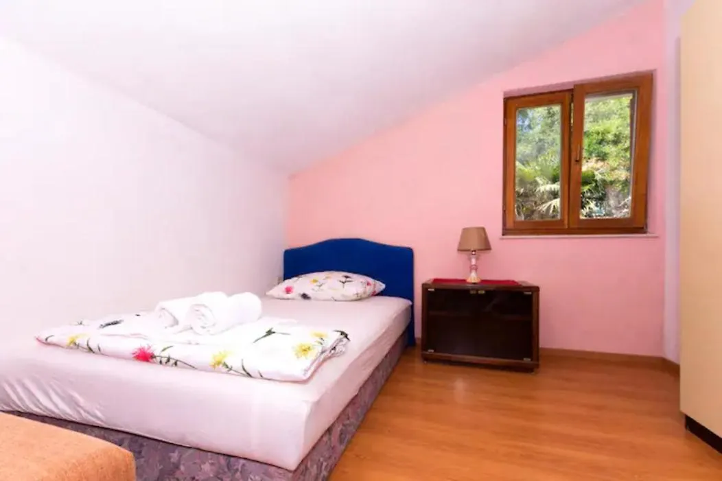 Apartments In Old Town, Two Rooms & One Room Split