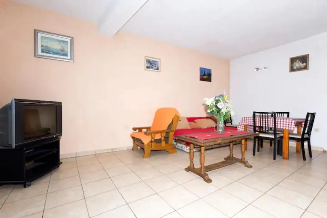 Apartments In Old Town, Two Rooms & One Room Split